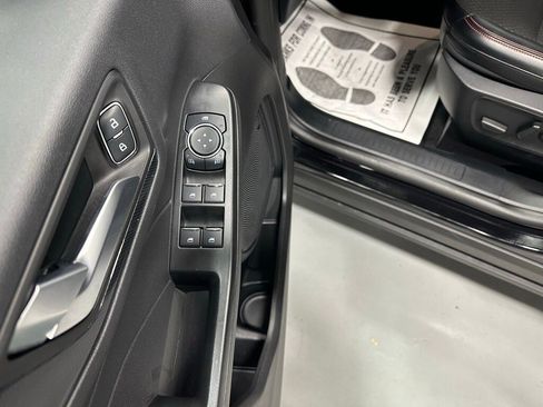 Used 2025 Ford Escape ST-Line image 9