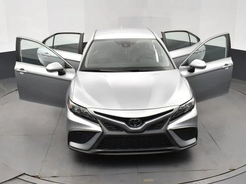 Used 2024 Toyota Camry SE FWD image 10
