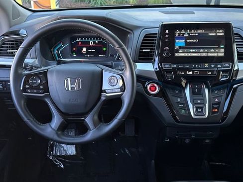 Certified 2024 Honda Odyssey Touring image 18