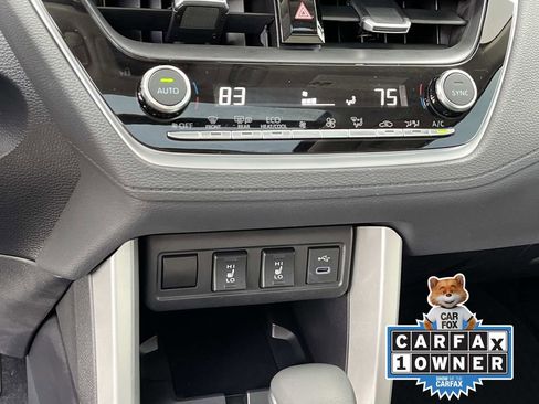 Used 2025 Toyota Corolla Cross XLE w/ Convenience Package image 31