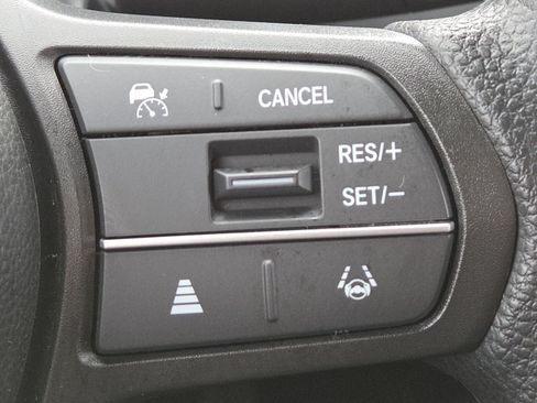 Used 2025 Honda HR-V LX image 5