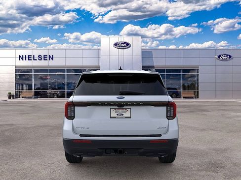 New 2026 Ford Explorer Active AWD/4WD image 5