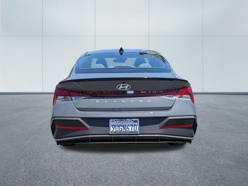 Certified 2025 Hyundai Elantra Sport FWD image 5