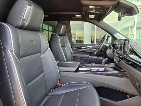 Used 2023 Cadillac Escalade Sport w/ LPO, ONYX Package image 30