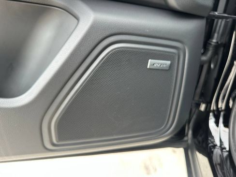 Certified 2026 Porsche Macan Turbo AWD/4WD image 21