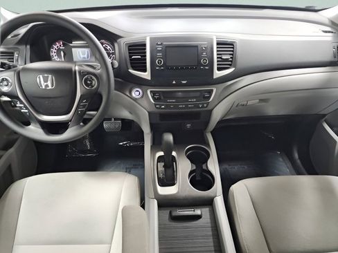 Used 2016 Honda Pilot LX image 2