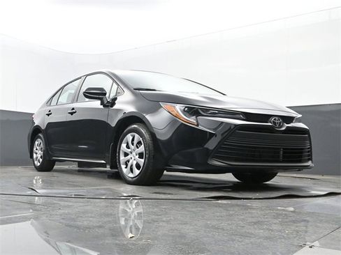 Used 2026 Toyota Corolla LE image 23