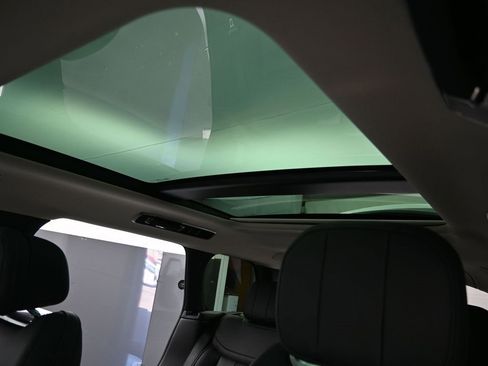 New 2025 Land Rover Range Rover SE image 33