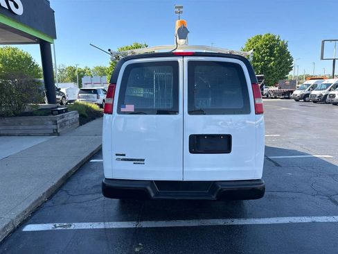Used 2011 Chevrolet Express 2500 RWD image 7