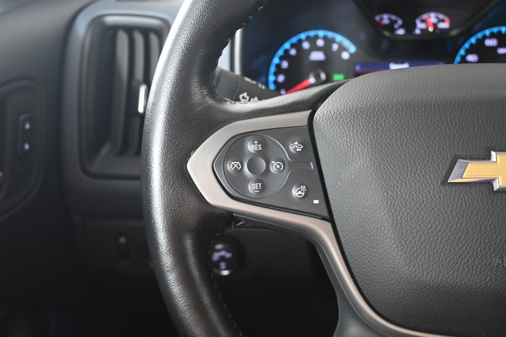 Used 2022 Chevrolet Colorado Z71 w/ Z71 Midnight Edition AWD/4WD image 35