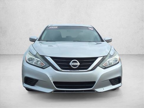 Used 2016 Nissan Altima 2.5 S FWD image 2