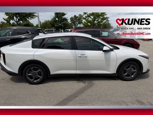 Used 2025 Kia K4 FWD image 5