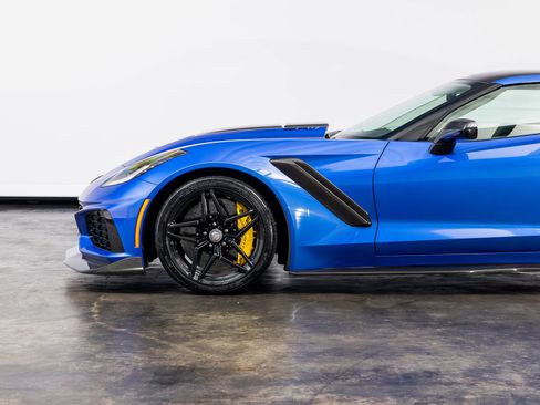 Used 2019 Chevrolet Corvette ZR1 RWD image 9