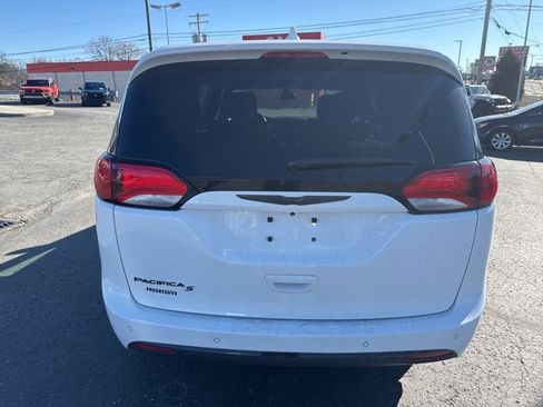 Used 2019 Chrysler Pacifica Touring Plus w/ S Appearance Package image 6