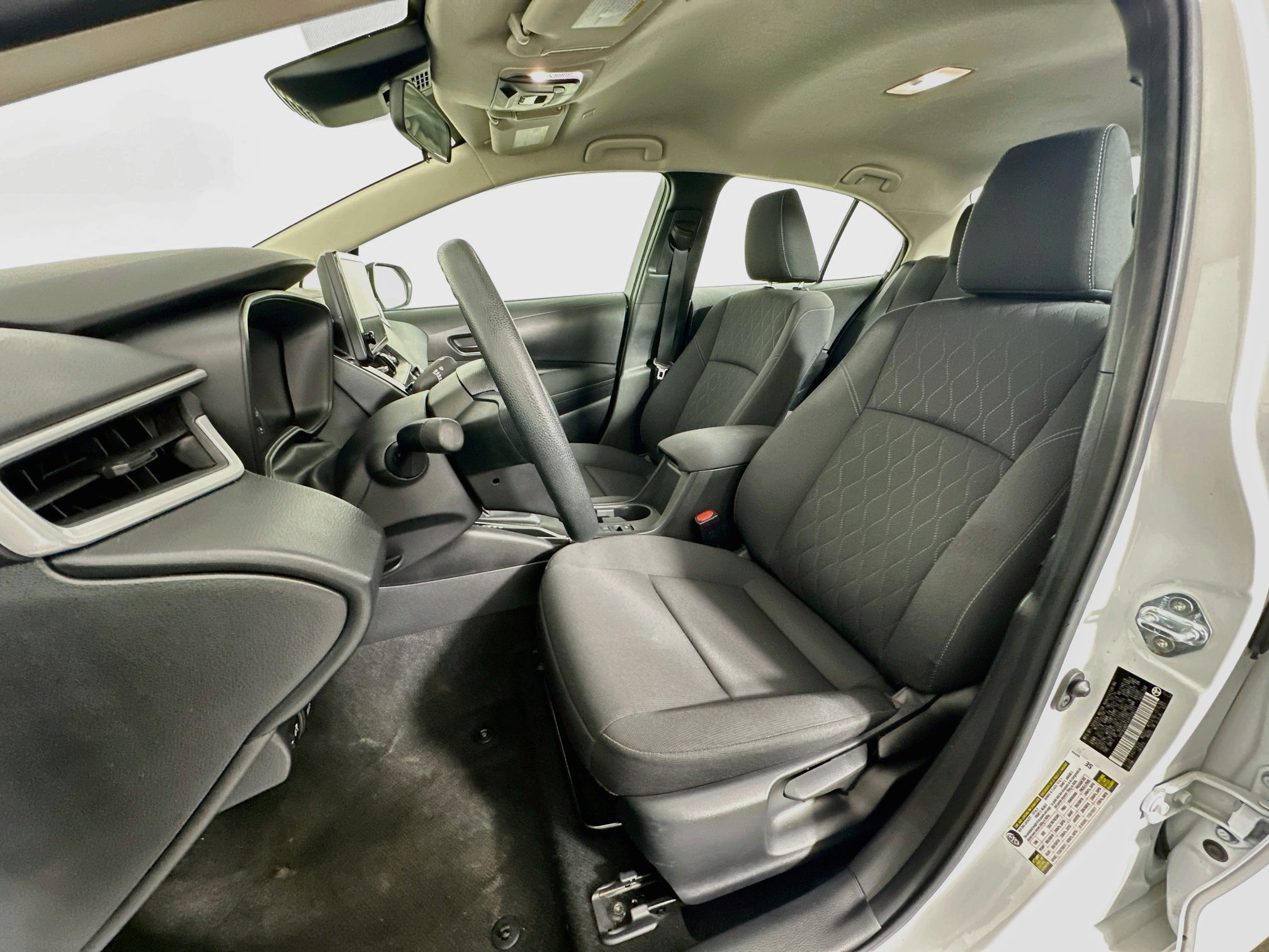Used 2025 Toyota Corolla LE FWD image 13