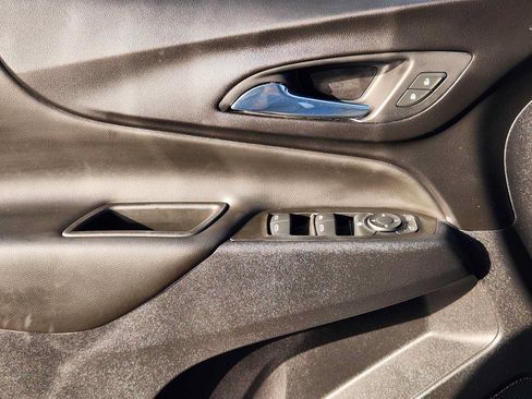 Used 2021 Chevrolet Equinox LT FWD image 22