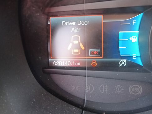 Used 2024 Ford Edge Titanium image 2