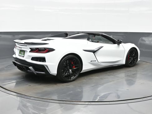 Used 2025 Chevrolet Corvette Z06 w/ Stealth Interior Trim Package image 6