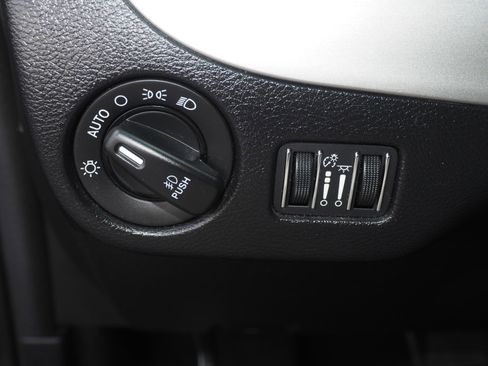 Used 2017 Dodge Grand Caravan GT image 26