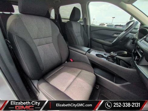 Used 2025 Nissan Rogue SV FWD image 20