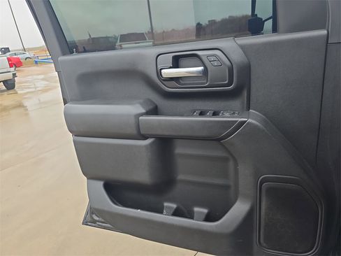 Used 2024 Chevrolet Silverado 2500 Custom w/ Custom Value Package image 27