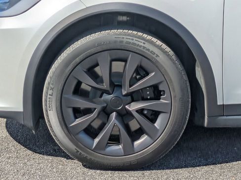 Used 2024 Tesla Model X image 10