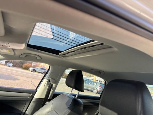 Used 2015 Volkswagen Passat 1.8T SE image 11