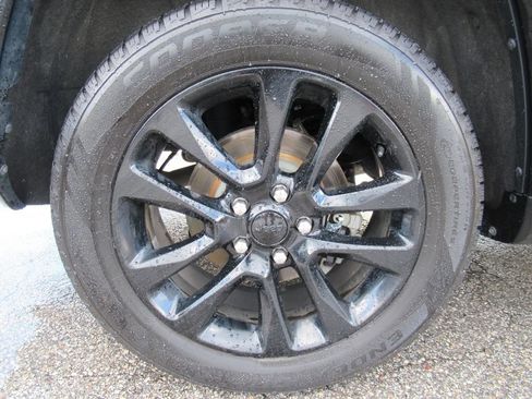 Used 2017 Jeep Grand Cherokee Altitude AWD/4WD image 8