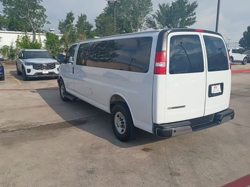 Used 2025 Chevrolet Express 3500 LT w/ LT Preferred Equipment Group RWD image 8