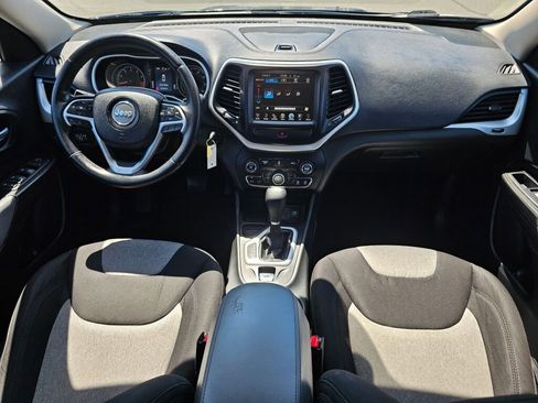 Used 2014 Jeep Cherokee Latitude FWD image 9