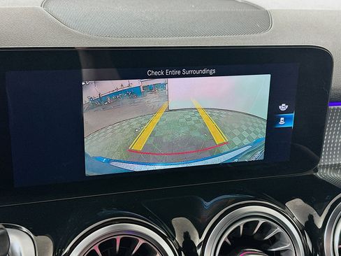 Certified 2021 Mercedes-Benz GLB 250 4MATIC image 14