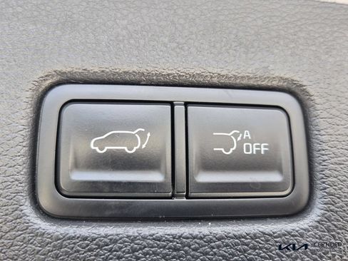Certified 2023 Kia Telluride EX w/ EX Captain's Chair Package FWD image 15