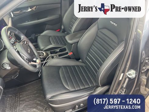 Used 2023 Kia Forte GT-Line w/ GT-Line Premium Package image 10