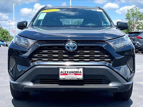 Used 2022 Toyota RAV4 LE AWD/4WD image 3
