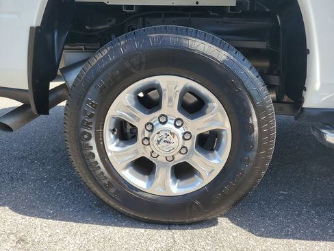 Used 2025 RAM 2500 Big Horn AWD/4WD image 5