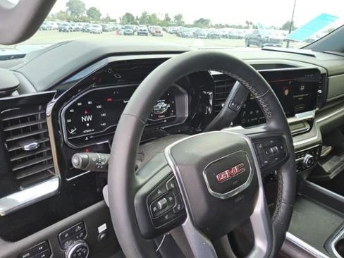 Used 2024 GMC Sierra 3500 SLT w/ SLT Convenience Package AWD/4WD image 7