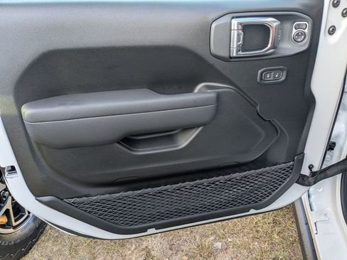 New 2026 Jeep Wrangler Unlimited Rubicon w/ Technology Group image 9