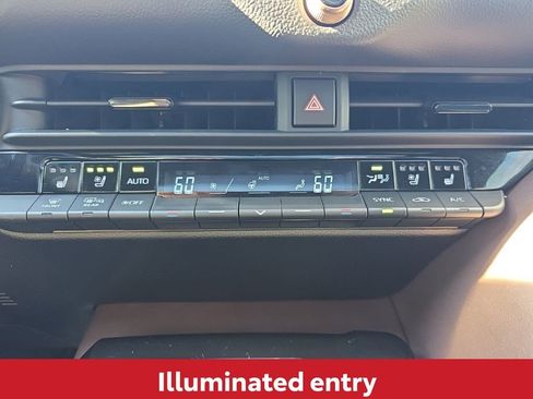 Used 2024 Toyota Crown Limited image 29