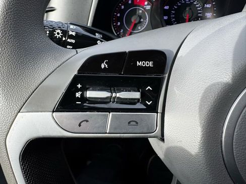 Used 2023 Hyundai Elantra SEL image 15