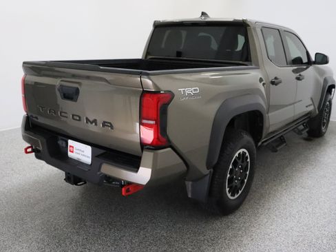 Certified 2024 Toyota Tacoma TRD Off-Road AWD/4WD image 7
