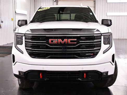 Used 2024 GMC Sierra 1500 AT4 w/ AT4 Preferred Package image 2