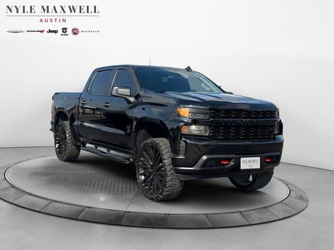 Used 2020 Chevrolet Silverado 1500 Custom w/ Custom Value Package RWD image 2