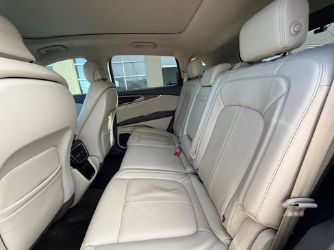 Used 2018 Lincoln MKX Reserve w/ Driver Assistance Package image 17