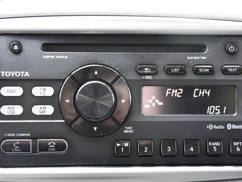 Used 2013 Toyota Yaris LE FWD image 32