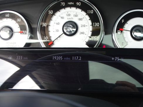 Used 2015 Rolls-Royce Wraith image 19