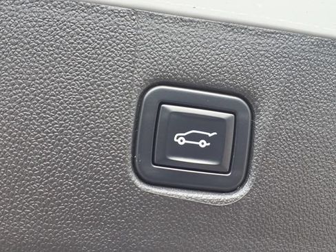 Certified 2022 Chevrolet Blazer Premier AWD/4WD image 9