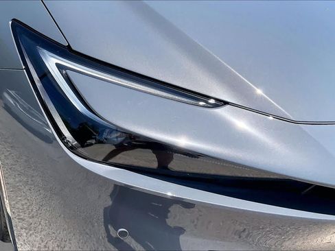Used 2024 Toyota Prius XLE FWD image 26