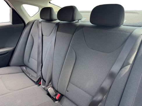 Used 2025 Kia K4 FWD image 13