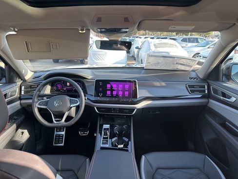 New 2026 Volkswagen Atlas Peak Edition AWD/4WD image 13
