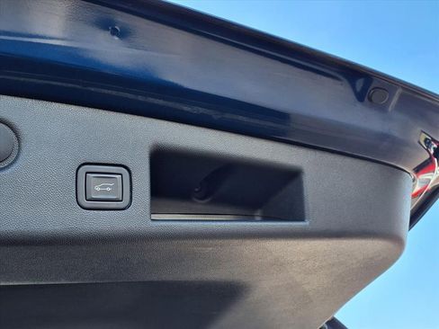 Used 2023 Chevrolet Equinox LT image 25